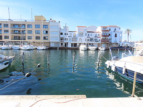 For sale mooring in front of the bridges, Puerto Moxo area, 3.30 x 9 m, water and electricity