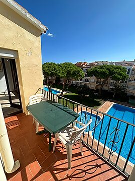 Apartment for sale located in Empuriabrava, near the beach and stores.