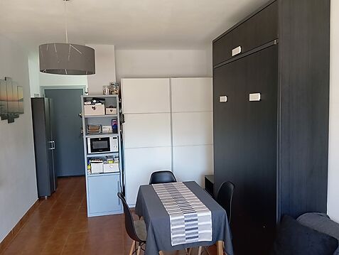 Schönes Studio zu verkaufen in Empuriabrava in der Nähe von allen Annehmlichkeiten