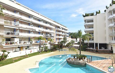 Pis - Apartament en venda a Roses, amb 62 m2, 2 habitacions i 1 banys, piscina i ascensor.