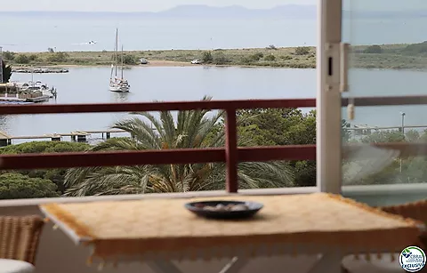 Zu verkaufen Wohnung in Isla de Roses, Santa Margarita, mit einem sehr weiten Blick