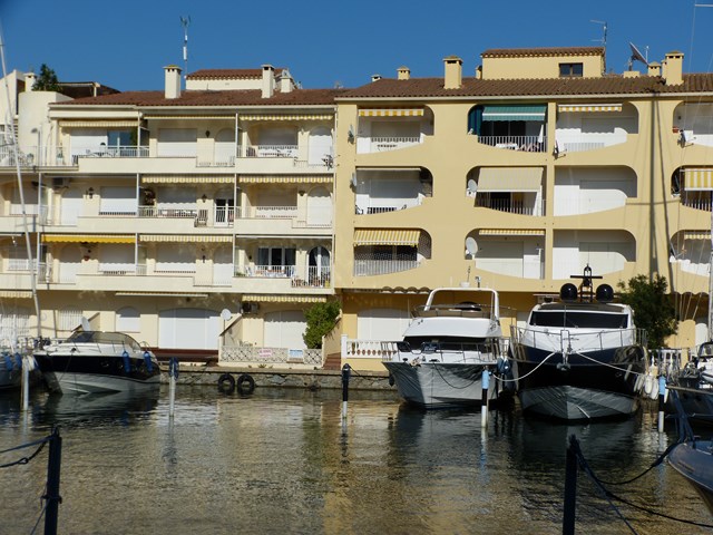 In the canals of Ampuriava: mooring for sailingboats of 20x5 m for sale