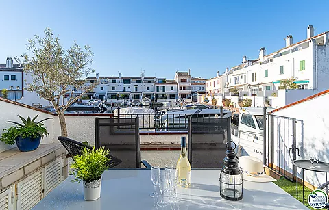 Rare property for sale: charming fisherman’s house with 4 bedrooms, mezzanine, and private mooring