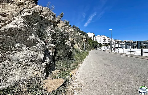 Terreno excepcional con vista panorámica a la bahía de Canyelles