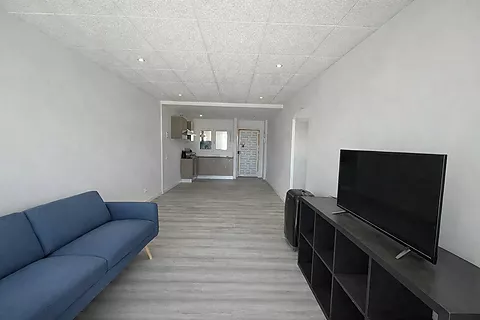 Empuriabrava center, for sale renovated apartment of 65m2 and 95m2 terrace.