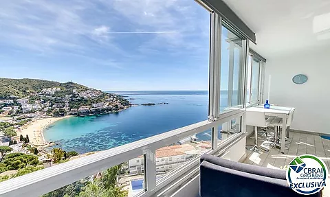 Appartement rénové avec vue mer imprenable, terrasse ensoleillée, parking, garage et cave à Canyelles (Roses) ????