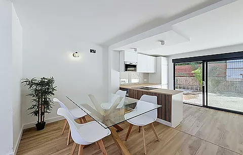 Casa de 3 habitaciones renovada en Montseny - Empuriabrava.