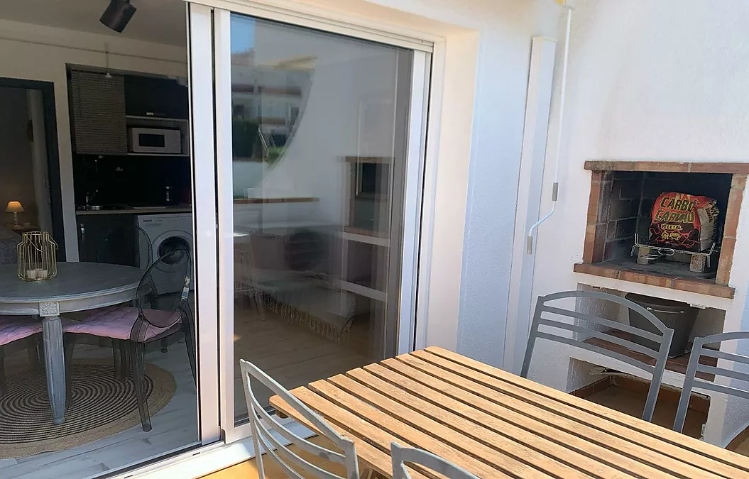 Super Appartement avec piscine communautaire à Roses Jardins