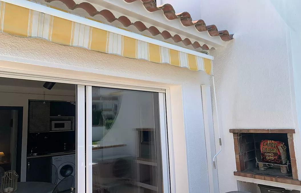 Super Appartement avec piscine communautaire à Roses Jardins