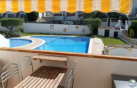 Super Appartement mit Gemeinschaftspool in Roses Jardins