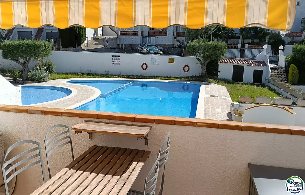 Superb apartment with communal pool in Roses Jardins
