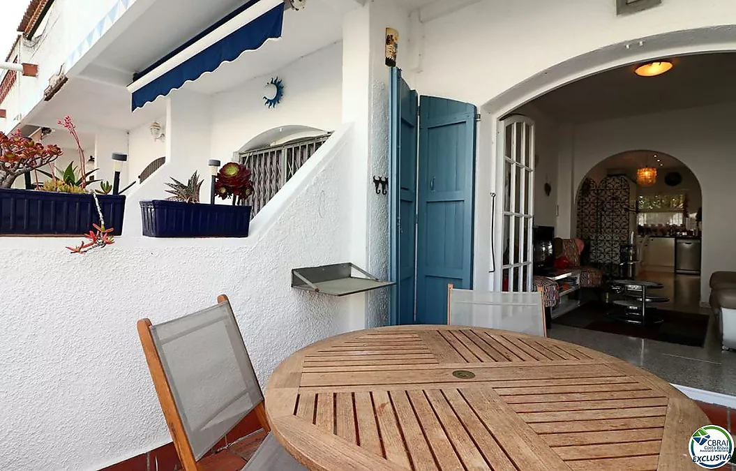 Casa adossada amb amarratge privat 10mx3m a Porto Fino, Empuriabrava