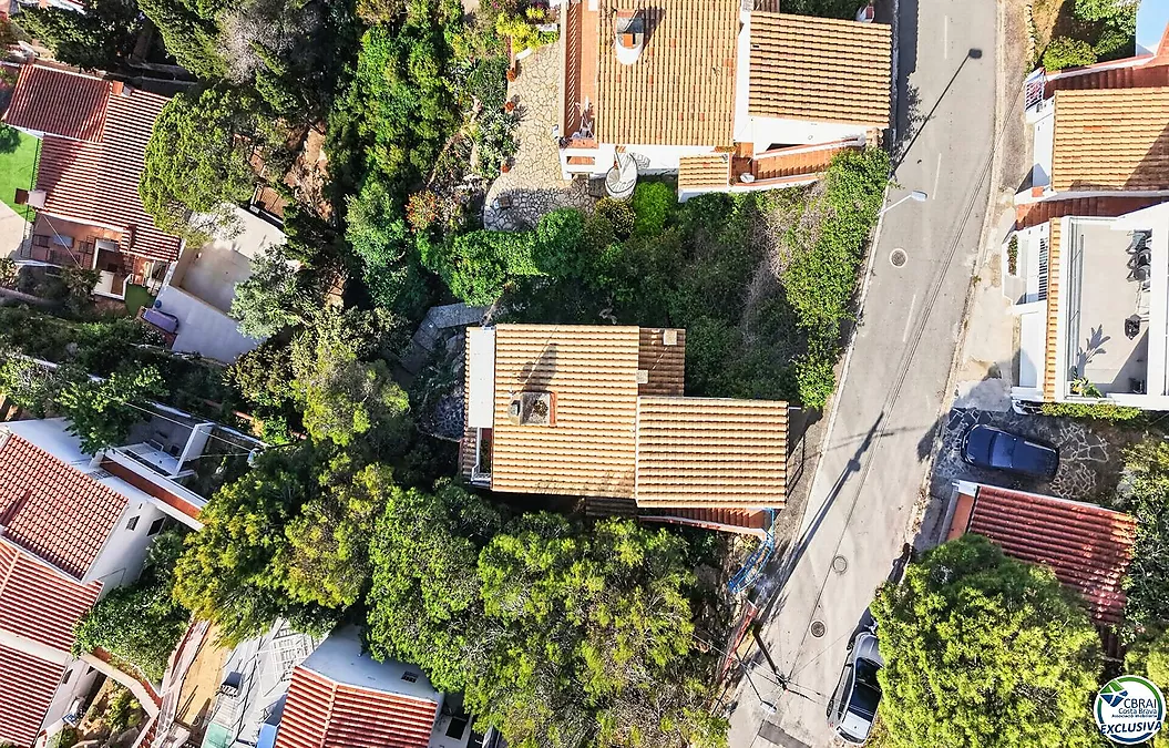 SEA VIEW VILLA IN CANYELLES: PRIVACY, NATURAL LIGHT AND THE MEDITERRANEAN TAKING CENTER STAGE