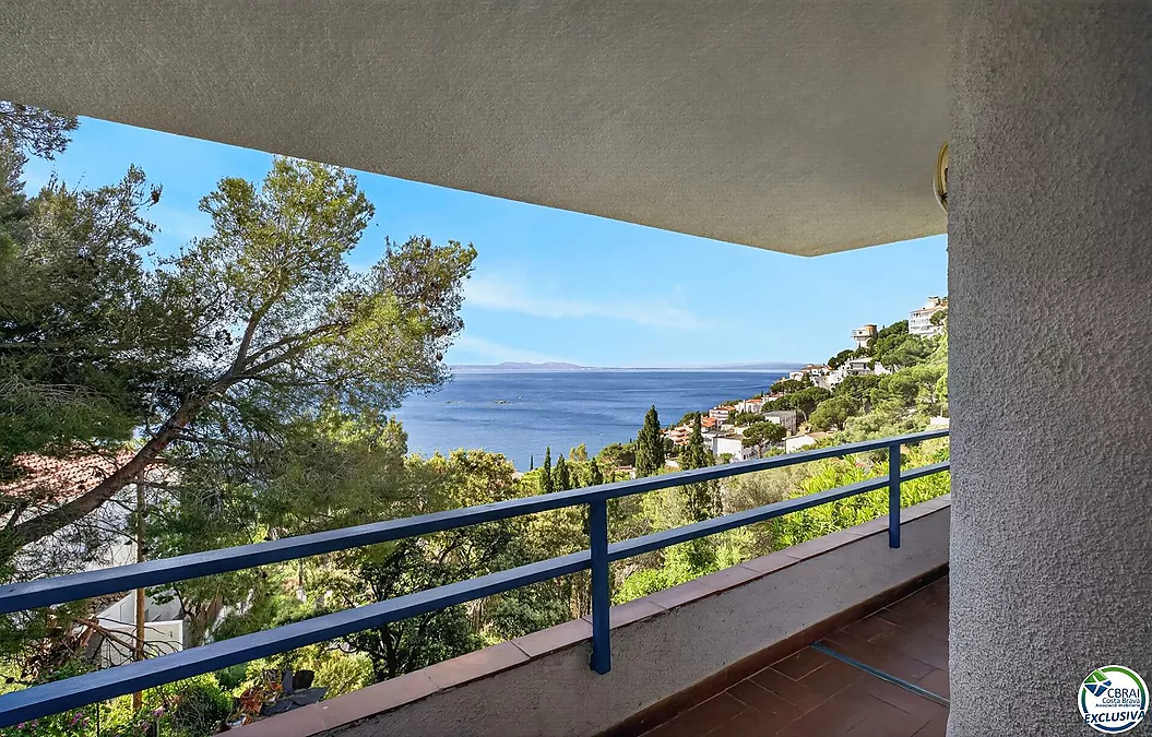 SEA VIEW VILLA IN CANYELLES: PRIVACY, NATURAL LIGHT AND THE MEDITERRANEAN TAKING CENTER STAGE