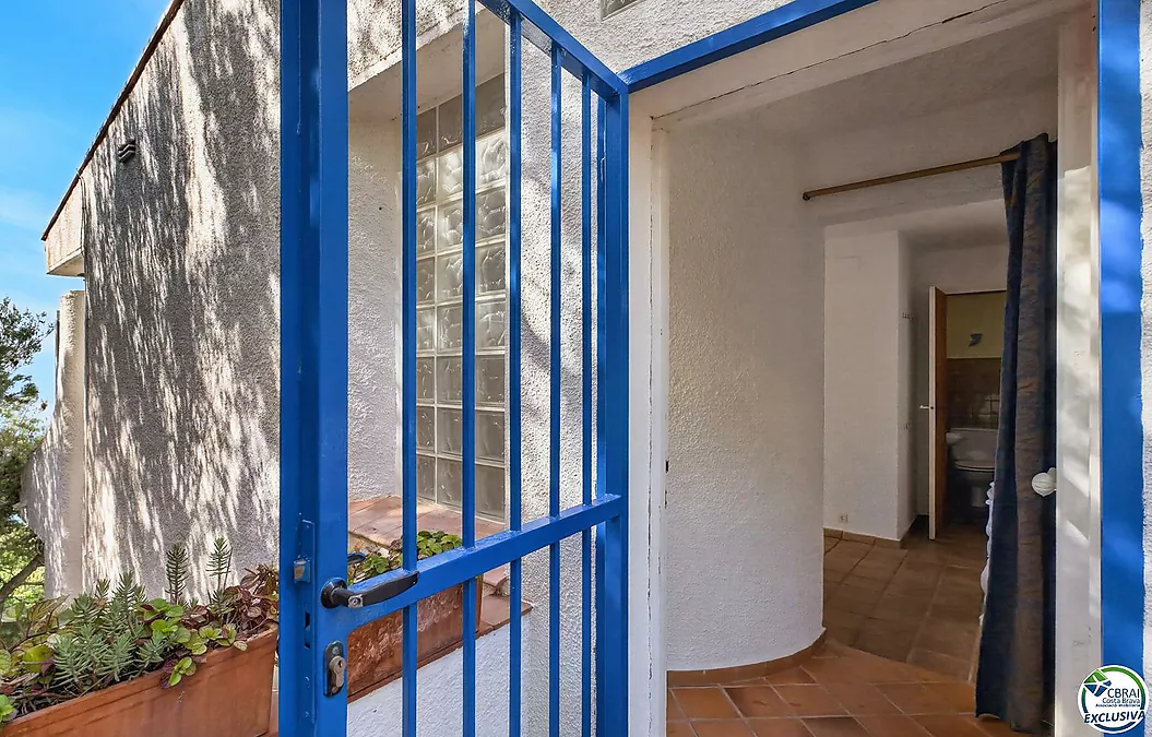 SEA VIEW VILLA IN CANYELLES: PRIVACY, NATURAL LIGHT AND THE MEDITERRANEAN TAKING CENTER STAGE
