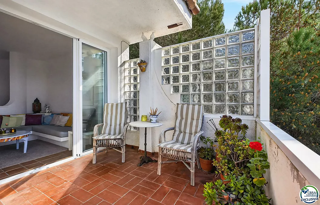 SEA VIEW VILLA IN CANYELLES: PRIVACY, NATURAL LIGHT AND THE MEDITERRANEAN TAKING CENTER STAGE