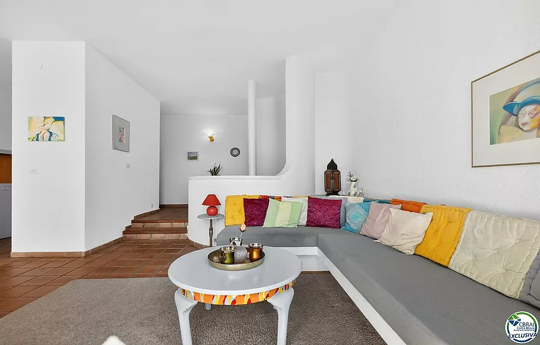 SEA VIEW VILLA IN CANYELLES: PRIVACY, NATURAL LIGHT AND THE MEDITERRANEAN TAKING CENTER STAGE