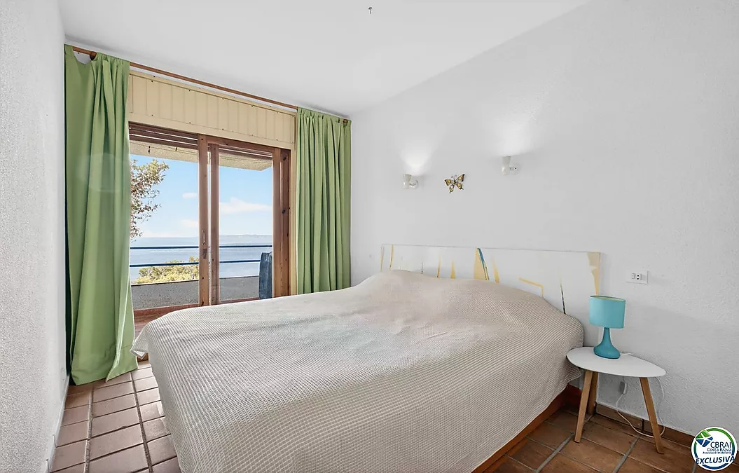 SEA VIEW VILLA IN CANYELLES: PRIVACY, NATURAL LIGHT AND THE MEDITERRANEAN TAKING CENTER STAGE