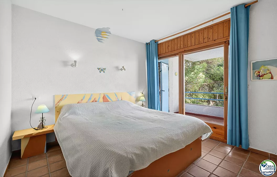 SEA VIEW VILLA IN CANYELLES: PRIVACY, NATURAL LIGHT AND THE MEDITERRANEAN TAKING CENTER STAGE