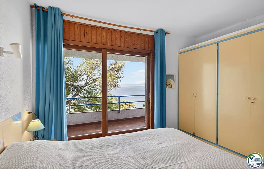 SEA VIEW VILLA IN CANYELLES: PRIVACY, NATURAL LIGHT AND THE MEDITERRANEAN TAKING CENTER STAGE