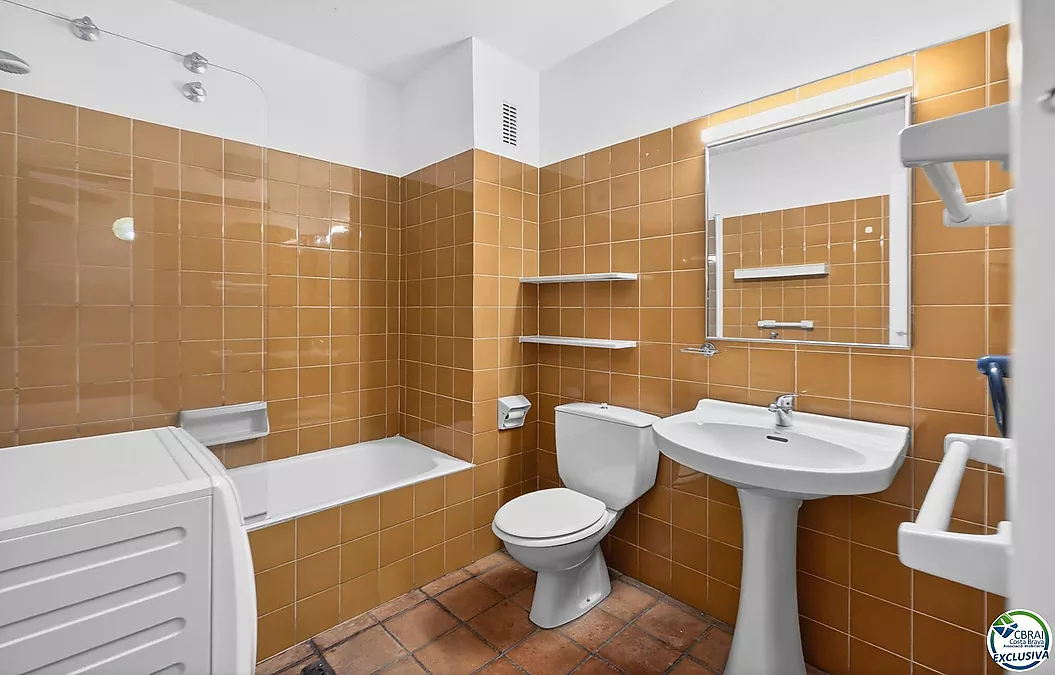SEA VIEW VILLA IN CANYELLES: PRIVACY, NATURAL LIGHT AND THE MEDITERRANEAN TAKING CENTER STAGE