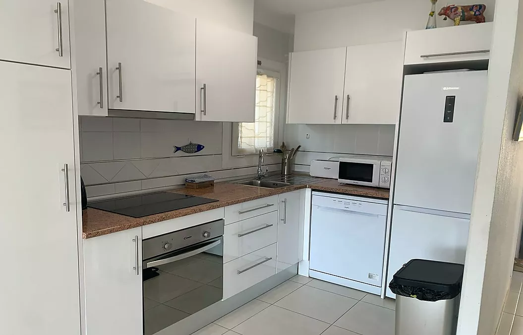 TRÈS BEL APPARTEMENT VUE MER A L ALMADRAVA ROSAS