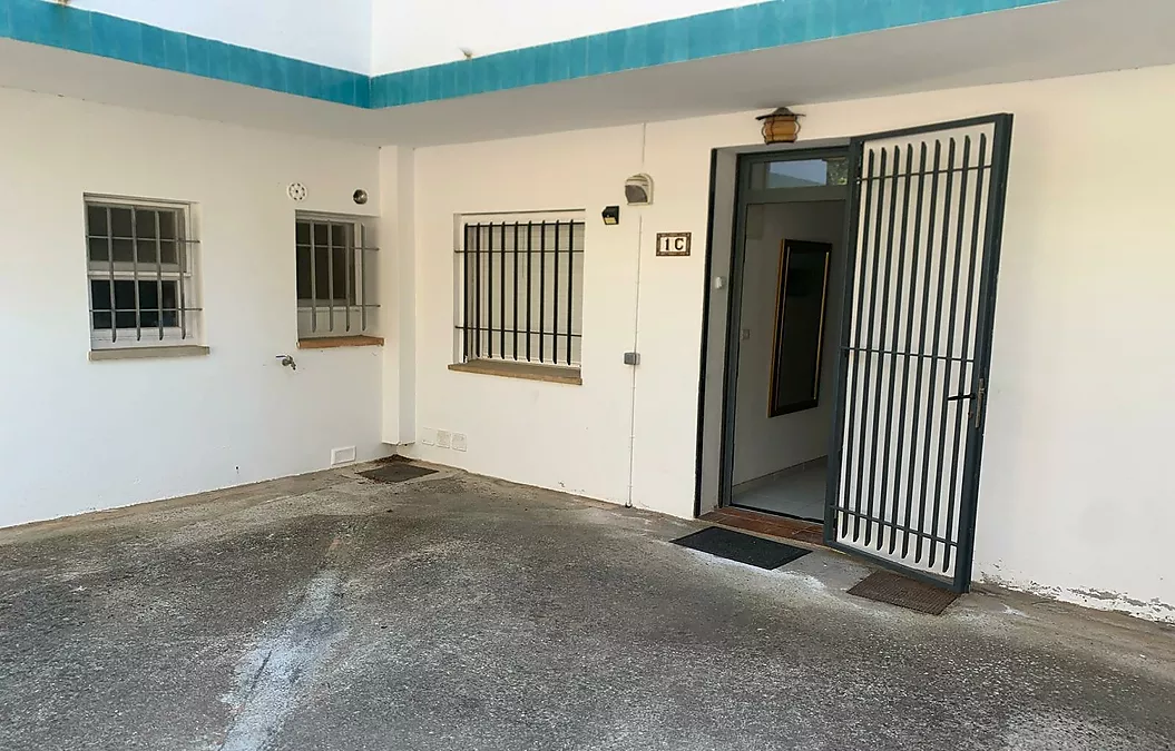 TRÈS BEL APPARTEMENT VUE MER A L ALMADRAVA ROSAS