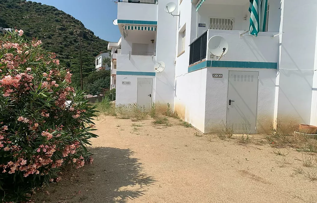 TRÈS BEL APPARTEMENT VUE MER A L ALMADRAVA ROSAS