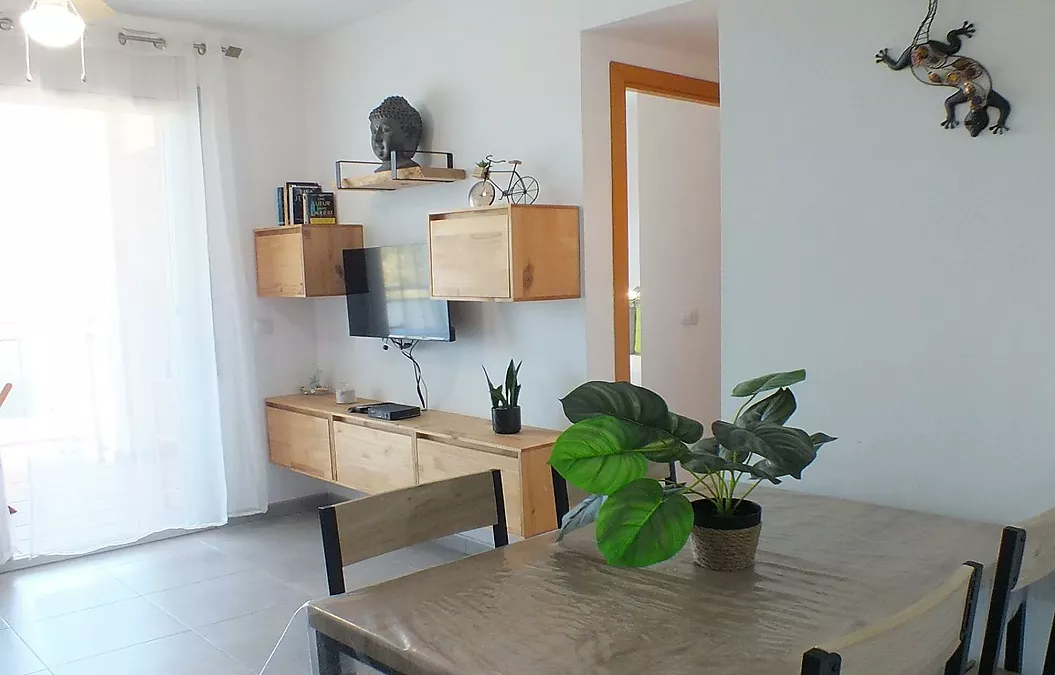 Helle Ferienwohnung mit touristischer Lizenz und Parkplatz, 700 m vom Strand entfernt
