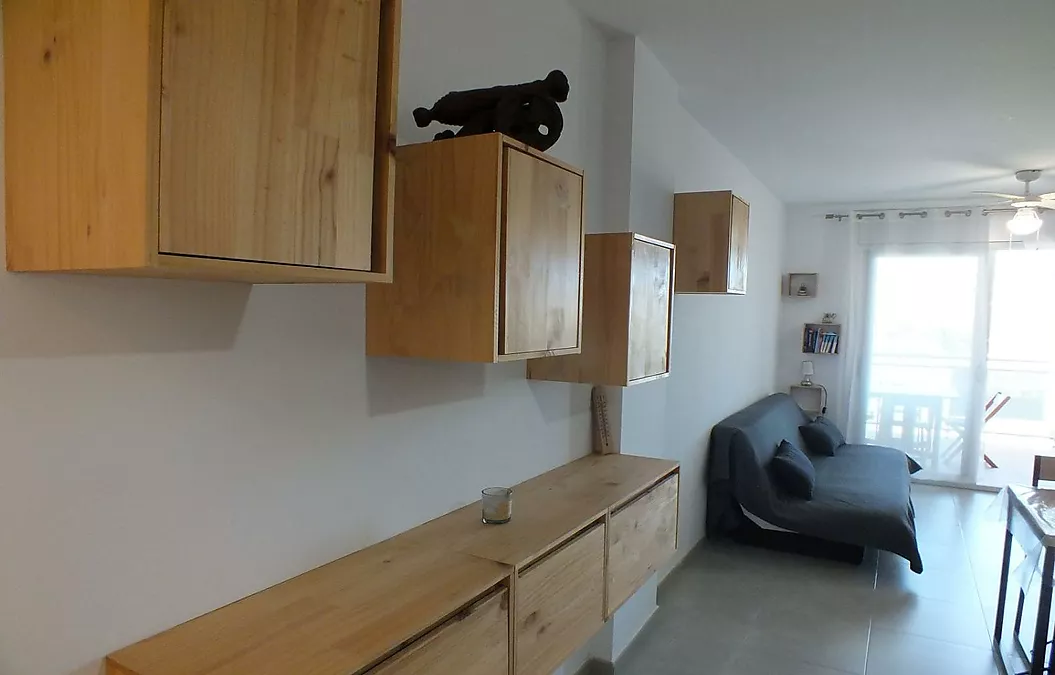 Helle Ferienwohnung mit touristischer Lizenz und Parkplatz, 700 m vom Strand entfernt