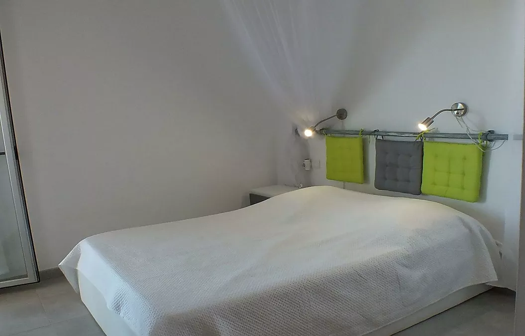 Helle Ferienwohnung mit touristischer Lizenz und Parkplatz, 700 m vom Strand entfernt