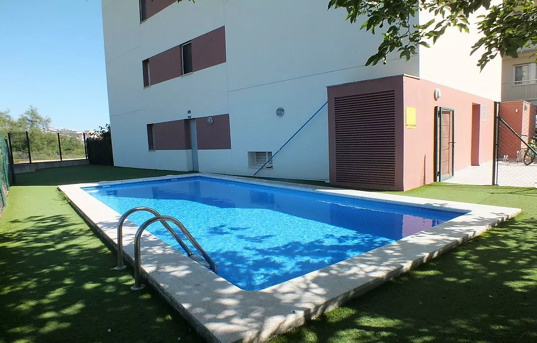 Helle Ferienwohnung mit touristischer Lizenz und Parkplatz, 700 m vom Strand entfernt