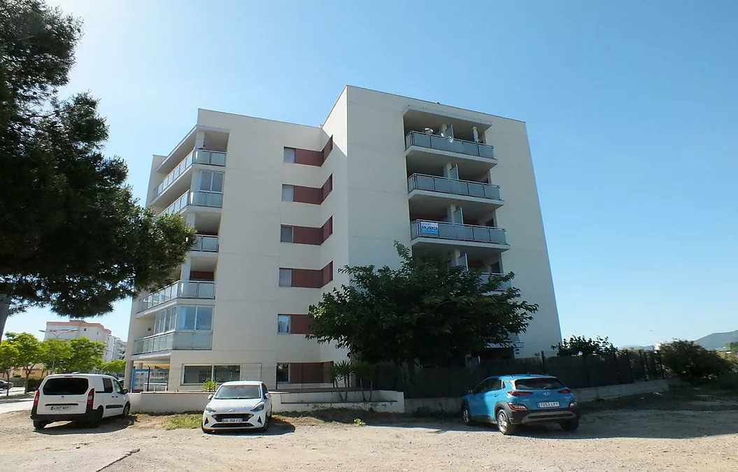 Helle Ferienwohnung mit touristischer Lizenz und Parkplatz, 700 m vom Strand entfernt