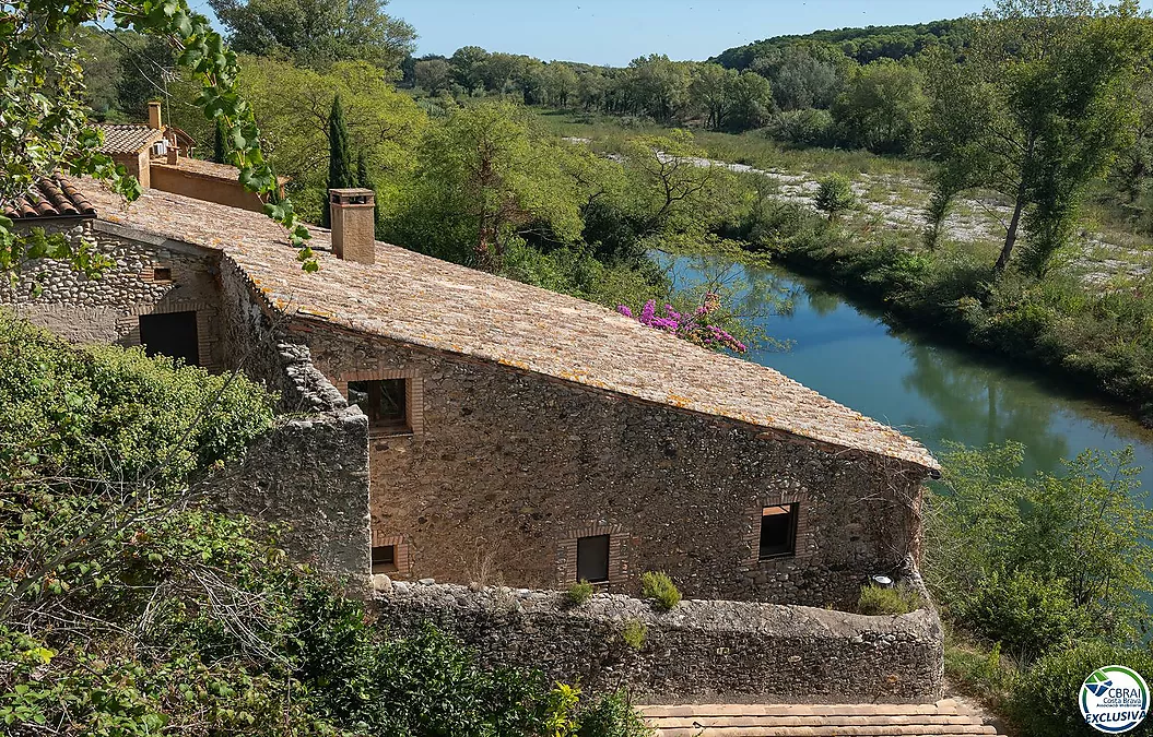 Exclusive Historic Estate in Alt Empordà with 7 Residences, Rural Tourism Licence and Established Profitability