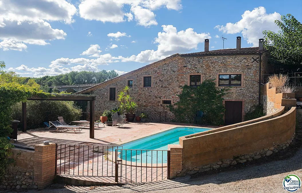 Exclusive Historic Estate in Alt Empordà with 7 Residences, Rural Tourism Licence and Established Profitability