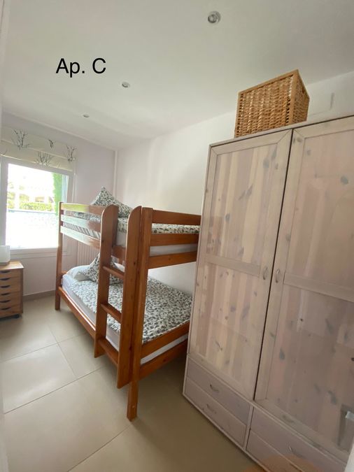 Es ven producte per a inversió en *Empuriabrava amb 3 apartaments