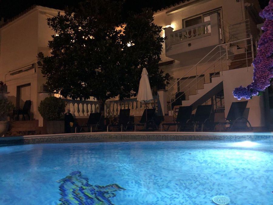Es ven producte per a inversió en *Empuriabrava amb 3 apartaments