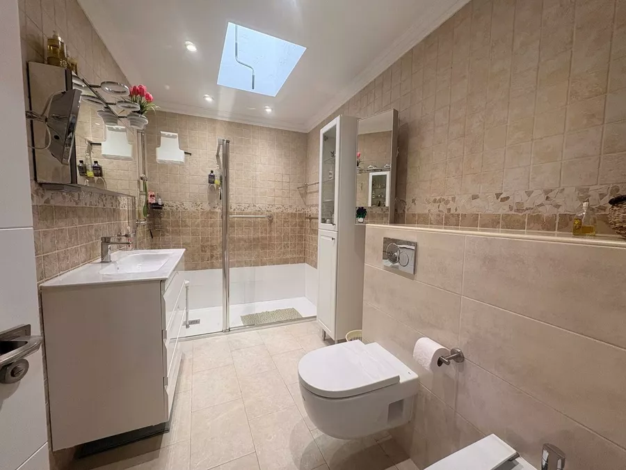 Es ven producte per a inversió en *Empuriabrava amb 3 apartaments