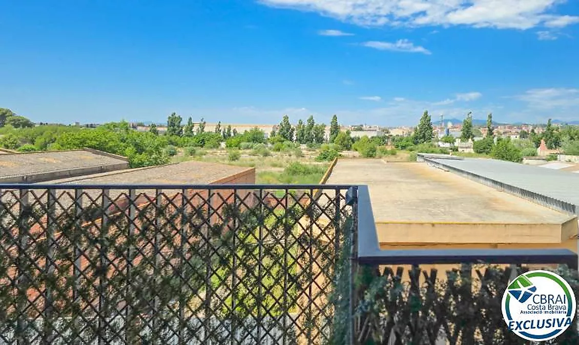Penthouse-Maisonette mit Panoramaterrasse in Figueres