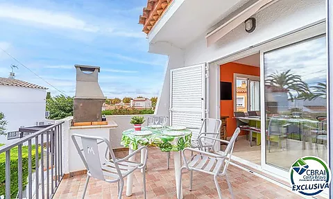 BAHIA  Wohnung mit Terrasse und Außenstellplatz in hervorragender Lage, 150 m vom Strand entfernt und mit Touristenlizenz
