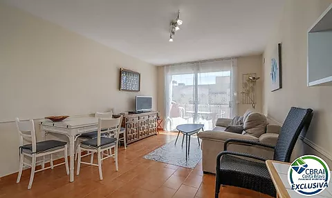 Zentrales Penthouse mit privatem Solarium und Meerblick in Empuriabrava