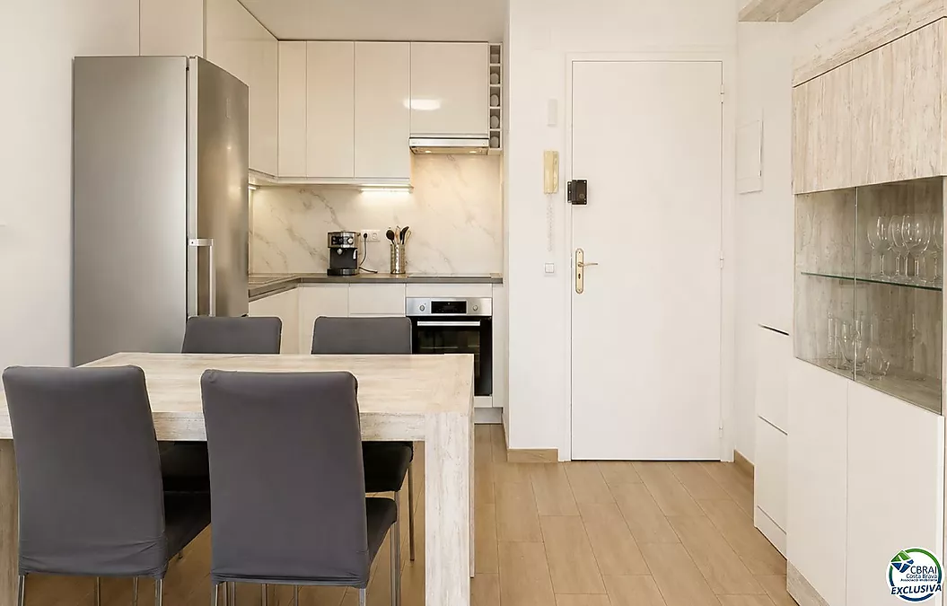 Komplett renovierte Wohnung nur 100 Meter vom Strand entfernt Touristische Vermietungslizenz