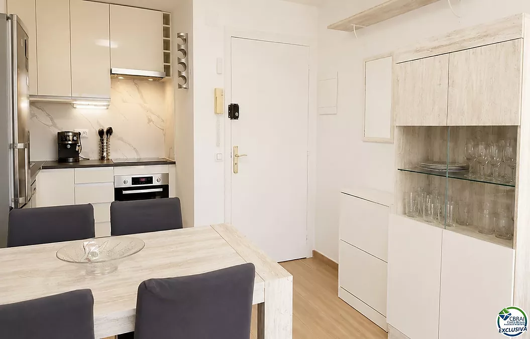 Komplett renovierte Wohnung nur 100 Meter vom Strand entfernt Touristische Vermietungslizenz