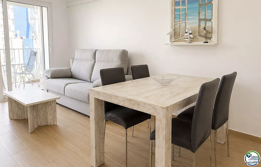 Komplett renovierte Wohnung nur 100 Meter vom Strand entfernt Touristische Vermietungslizenz