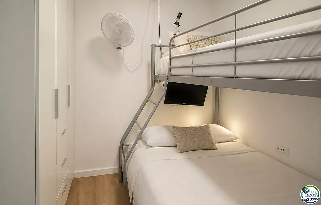 Komplett renovierte Wohnung nur 100 Meter vom Strand entfernt Touristische Vermietungslizenz