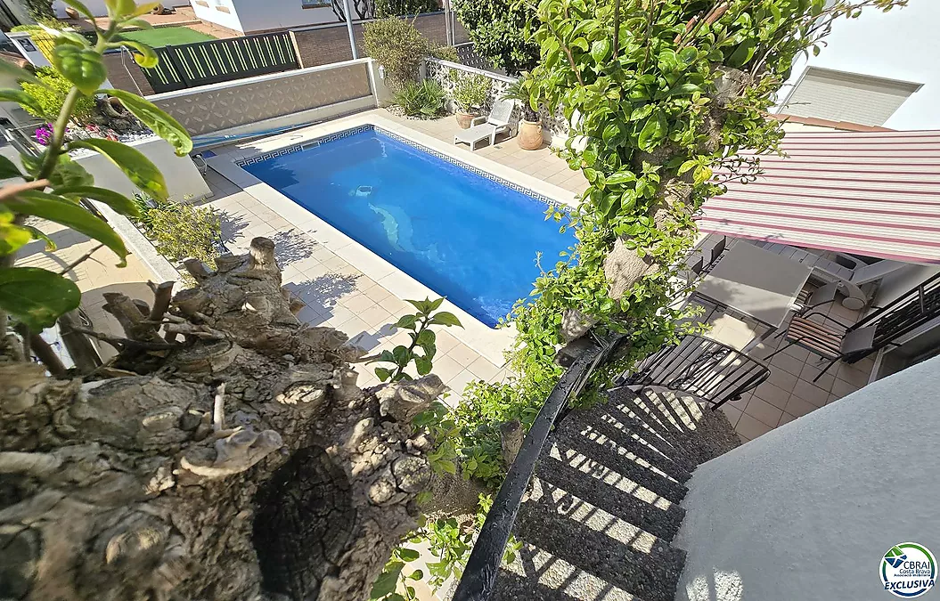 Haus mit Pool und Touristenlizenz – Ortsteil Peni