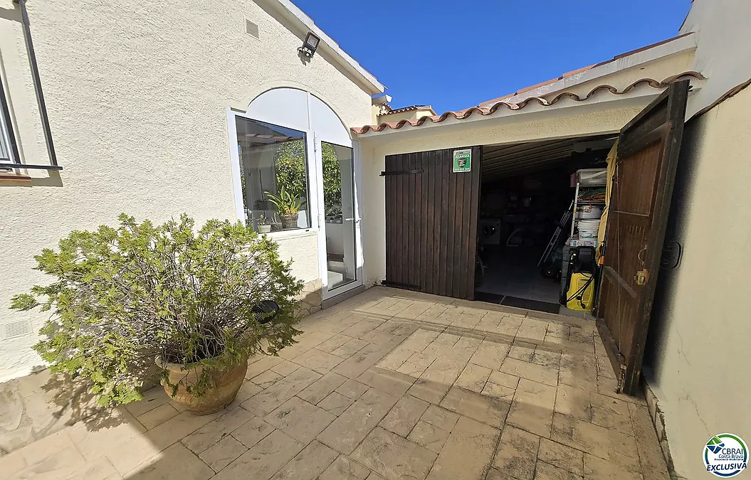 Haus mit Pool und Touristenlizenz – Ortsteil Peni