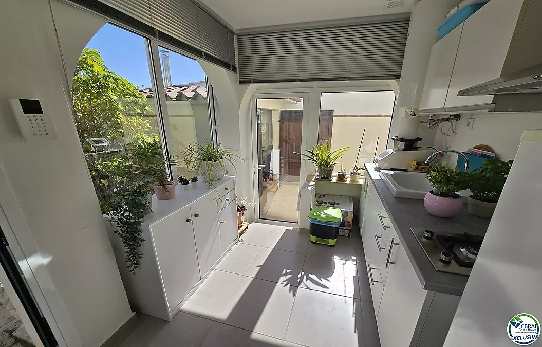 Haus mit Pool und Touristenlizenz – Ortsteil Peni