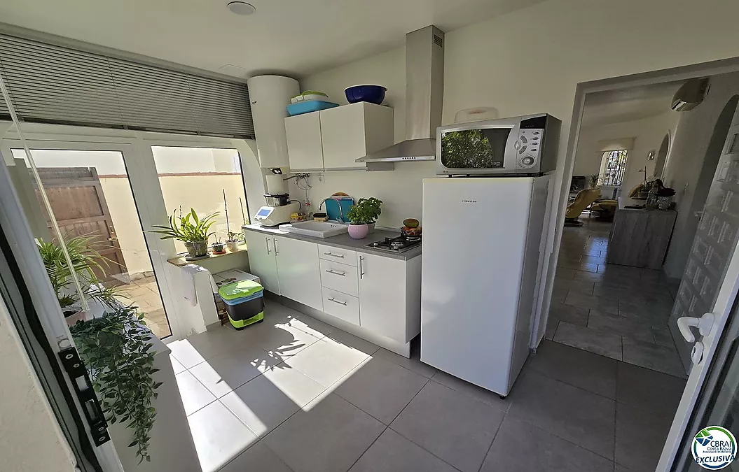 Haus mit Pool und Touristenlizenz – Ortsteil Peni