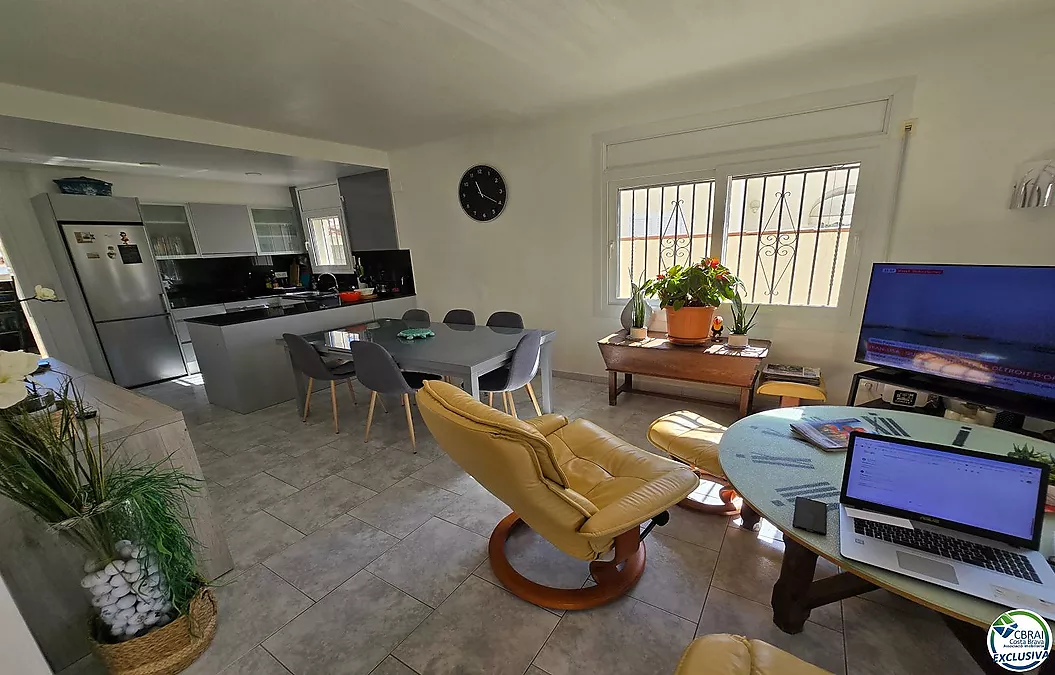 Haus mit Pool und Touristenlizenz – Ortsteil Peni